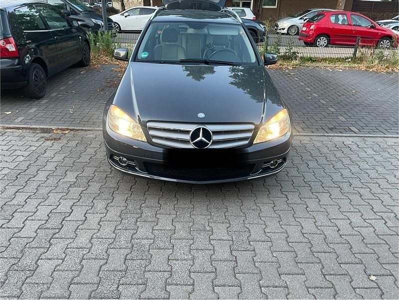 Grau Gebraucht 2010 Mercedes 180 Avantgarde Limousine | 5.999 € - Bild 1/4