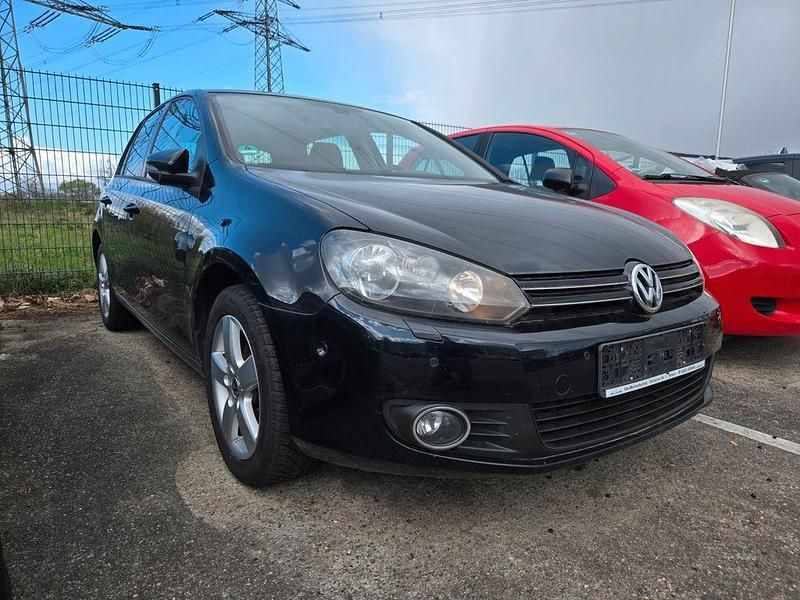 Gebraucht VW Golf VI Team 105 PS (77 kW) 2011 Schwarz Kleinwagen