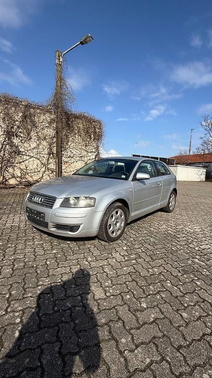 Gebraucht Audi A3 Ambiente 105 PS (77 kW) 2004 Silber Kleinwagen