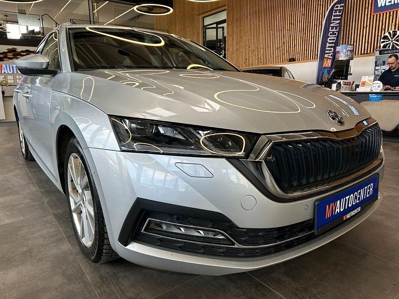 Gebraucht Skoda Octavia First Edition 150 PS (110 kW) 2021 Silber Kombi