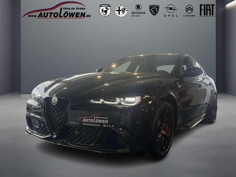Nero vulcano, metallic (schwar Neu 2025 Alfa Romeo Giulia Quadrifoglio Limousine | 89.400 € (Fairer Preis) - Bild 1/4