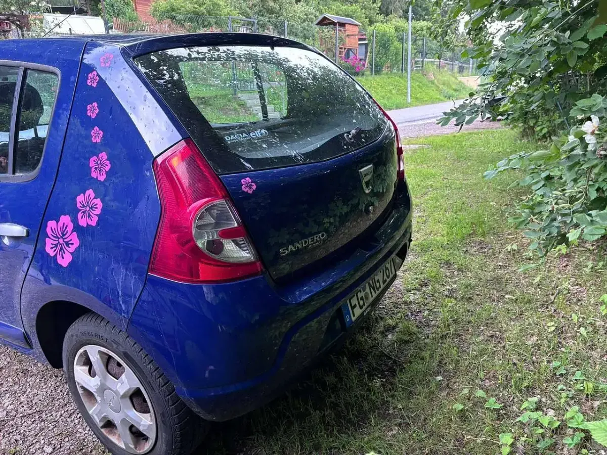 Gebraucht Dacia Sandero 75 PS (55 kW) 2009 Blau Limousine