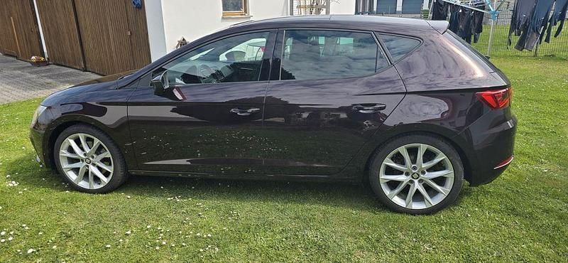 Gebraucht Seat Leon FR 180 PS (132 kW) 2018 Violett Limousine