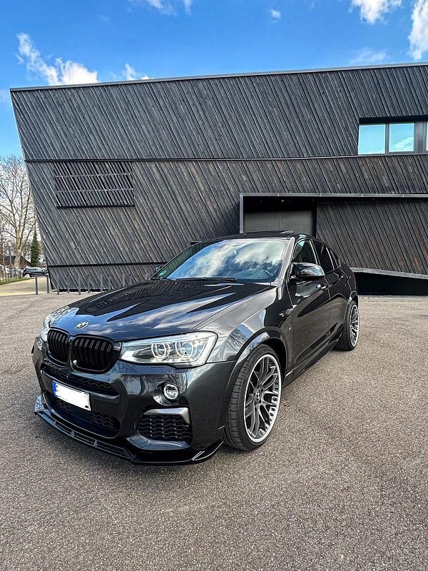 Grau Gebraucht 2016 BMW M4 M Sport Coupé | 32.000 € - Bild 1/4