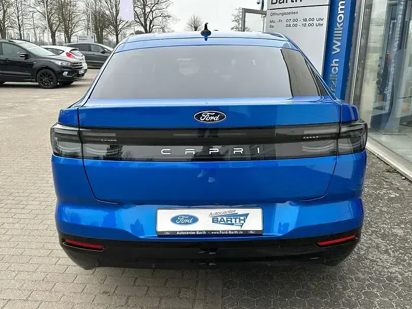 Używany Ford Capri Extended Range 210 kW (286 KM) 2024 Niebieski SUV