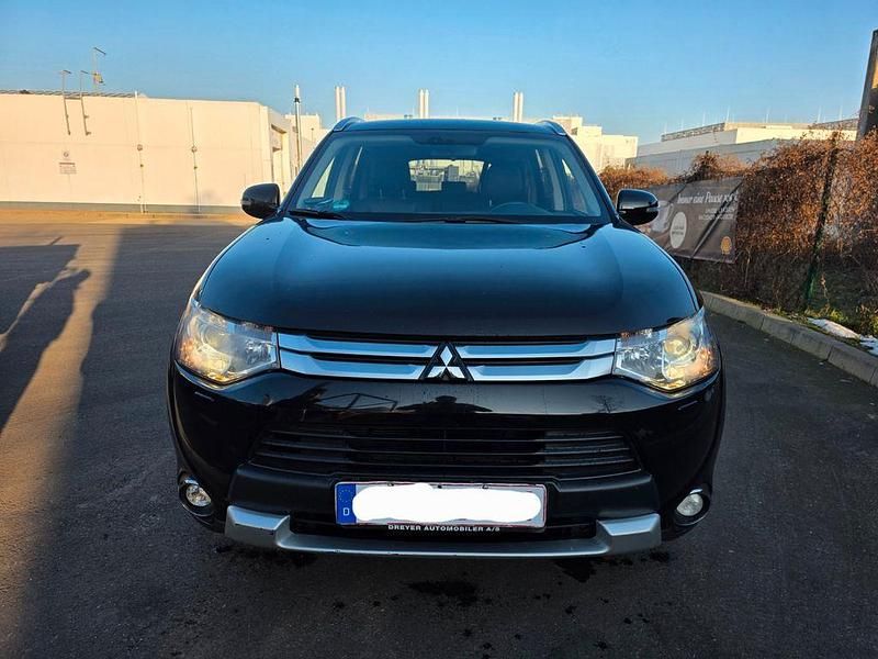 Gebraucht Mitsubishi Outlander Invite 150 PS (110 kW) 2014 Schwarz SUV