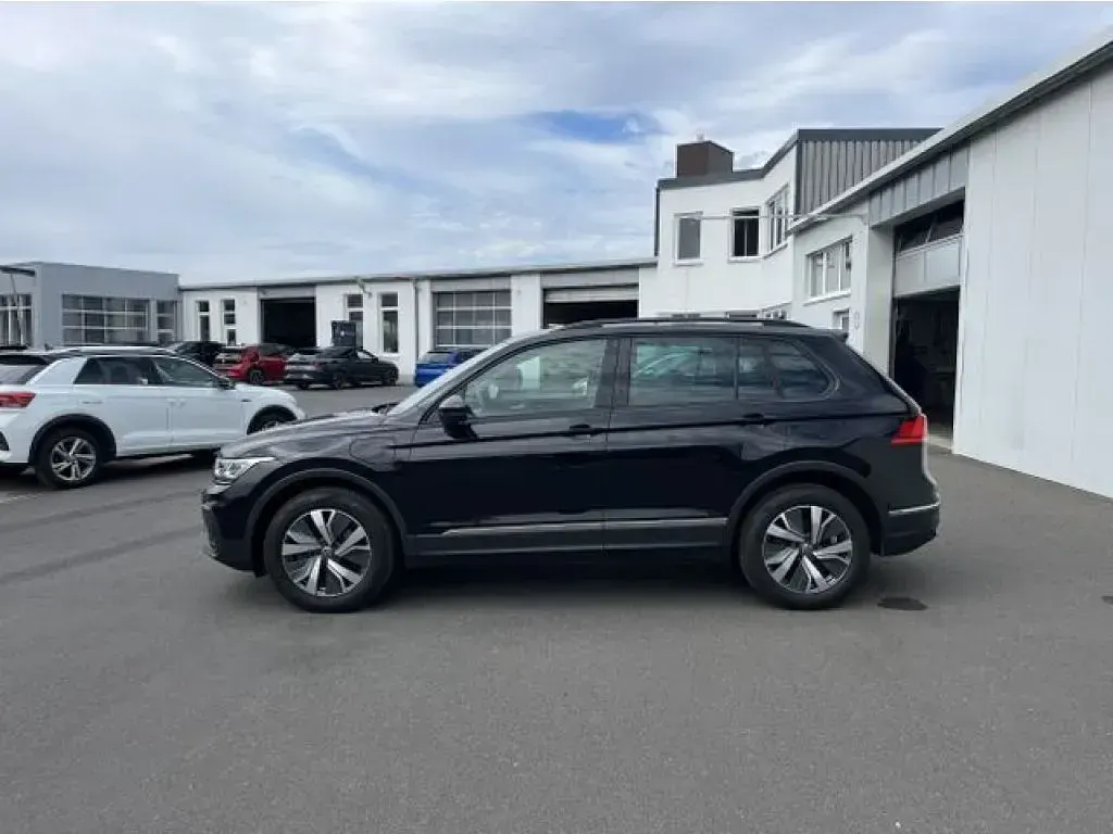 Gebraucht VW Tiguan Life 245 PS (180 kW) 2022 Deep black (metallic) SUV