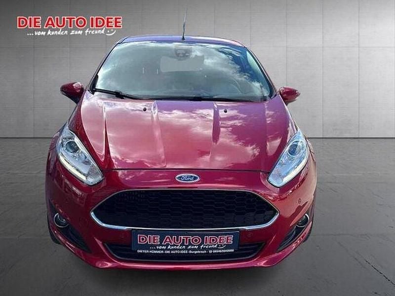 Gebraucht Ford Fiesta Celebration 101 PS (74 kW) 2017 Rot Limousine