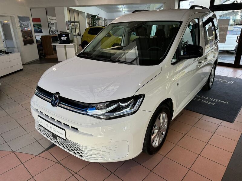 Gebraucht VW Caddy Life 102 PS (75 kW) 2023 Weiß Van / Kleinbus
