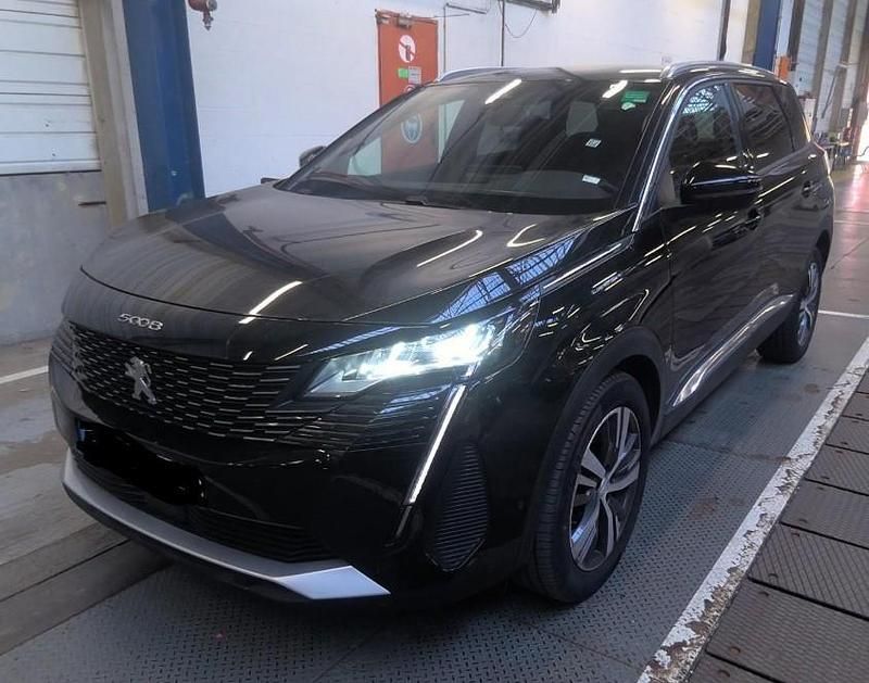 Lackierung schwarz perla nera/ Gebraucht 2024 Peugeot 5008 SUV | 20.980 € (Superpreis) - Bild 1/4