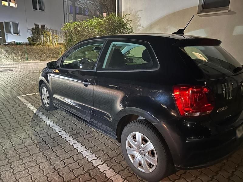 Gebraucht VW Polo 75 PS (55 kW) 2014 Schwarz Kleinwagen