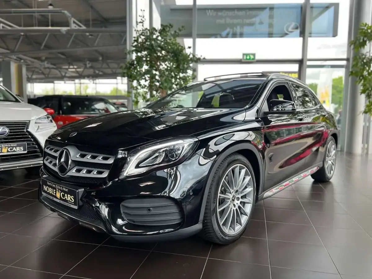 Gebraucht Mercedes GLA180 AMG 211 PS (155 kW) 2018 Kosmosschwarz SUV