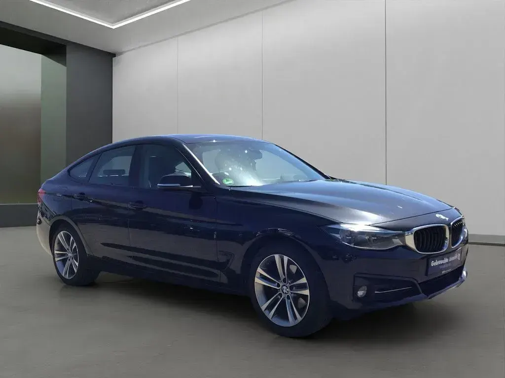 Gebraucht BMW 320 Sport Line 190 PS (139 kW) 2018 Schwarz / saphirschwarz (metallic) Limousine