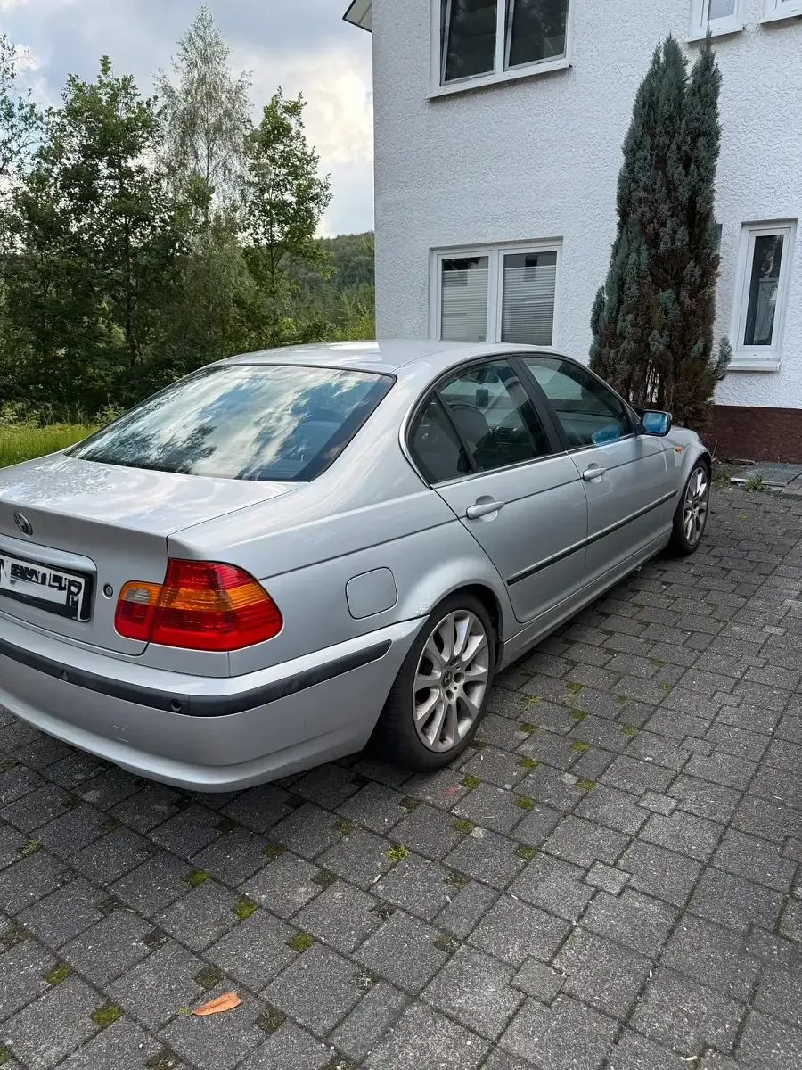 Gebraucht BMW 320 170 PS (125 kW) 2002 Silber Limousine