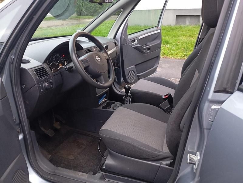 Gebraucht Opel Meriva 90 PS (66 kW) 2005 Silber Van / Kleinbus
