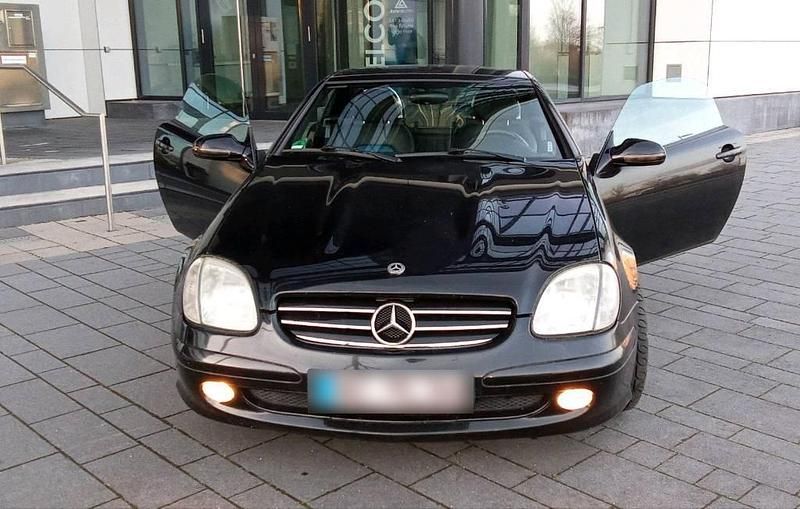 Second-hand Mercedes SLK200 163 CP (119 kW) 2002 Negru Cabrio