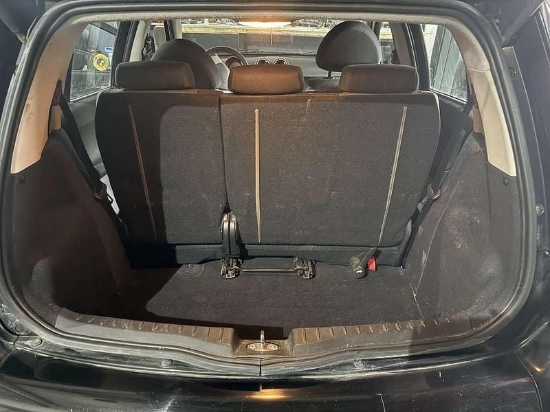 Używany Smart ForFour Basis 75 KM (55 kW) 2005 Czarny Hatchback