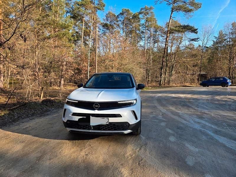Weiß Gebraucht 2022 Opel Mokka Elegance SUV | 19.500 € (Fairer Preis) - Bild 1/4