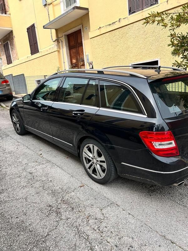 Gebraucht Mercedes C250 204 PS (150 kW) 2013 Schwarz Kombi