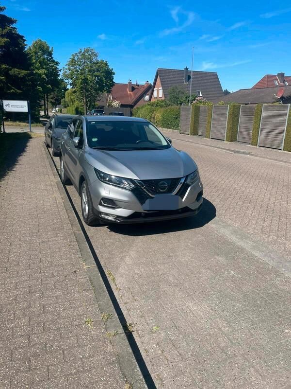 Grau Gebraucht 2018 Nissan Qashqai SUV | 13.000 € (Fairer Preis) - Bild 1/4