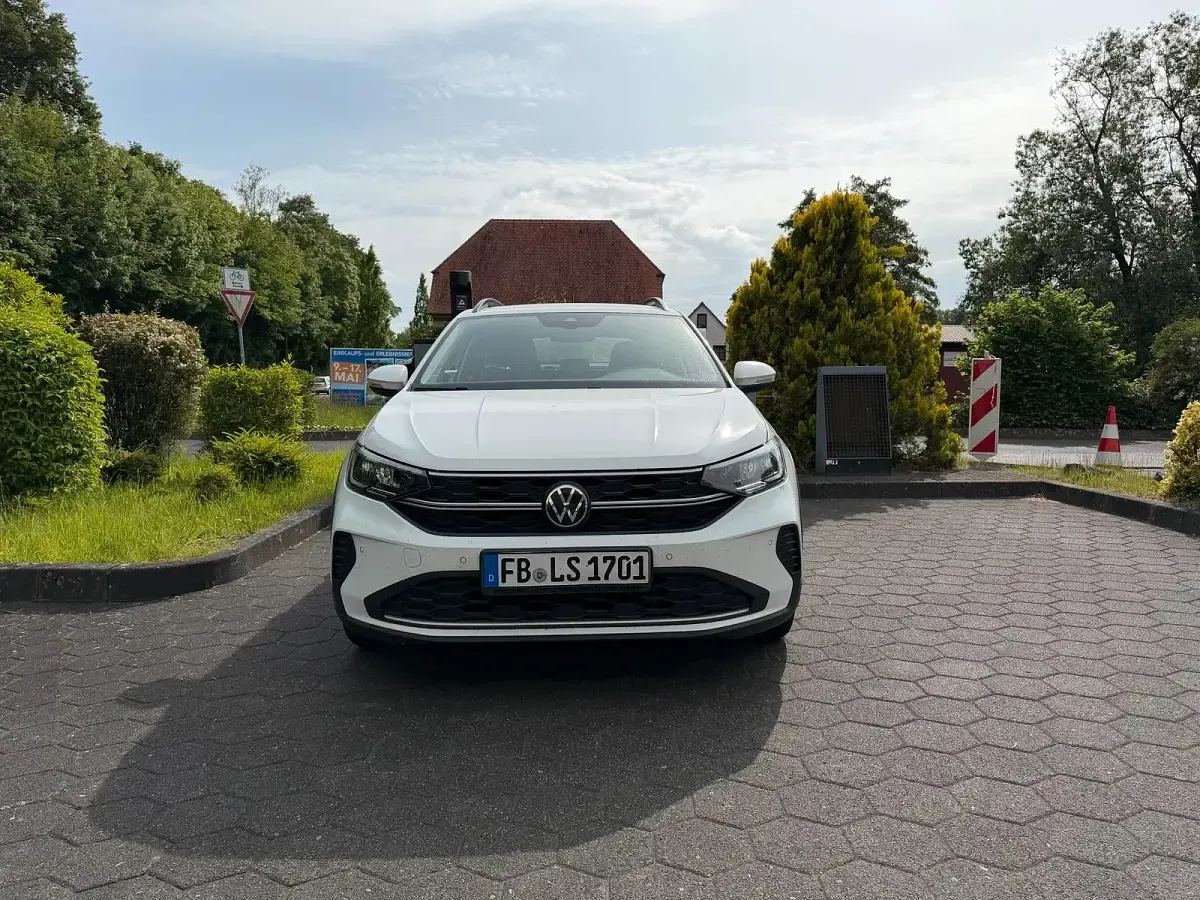 Używany VW Taigo 110 KM (80 kW) 2023 Biały SUV
