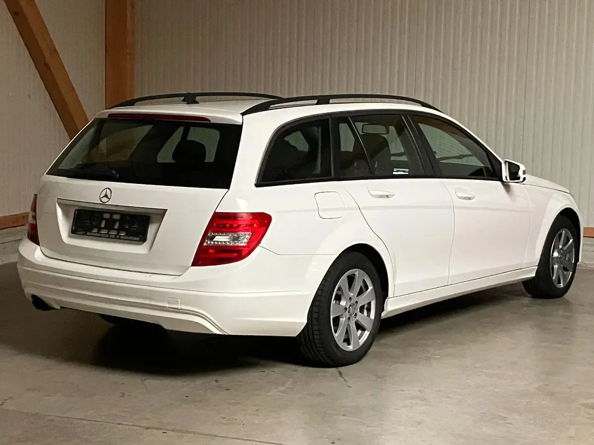 Gebraucht Mercedes C200 136 PS (100 kW) 2012 Weiß Kombi