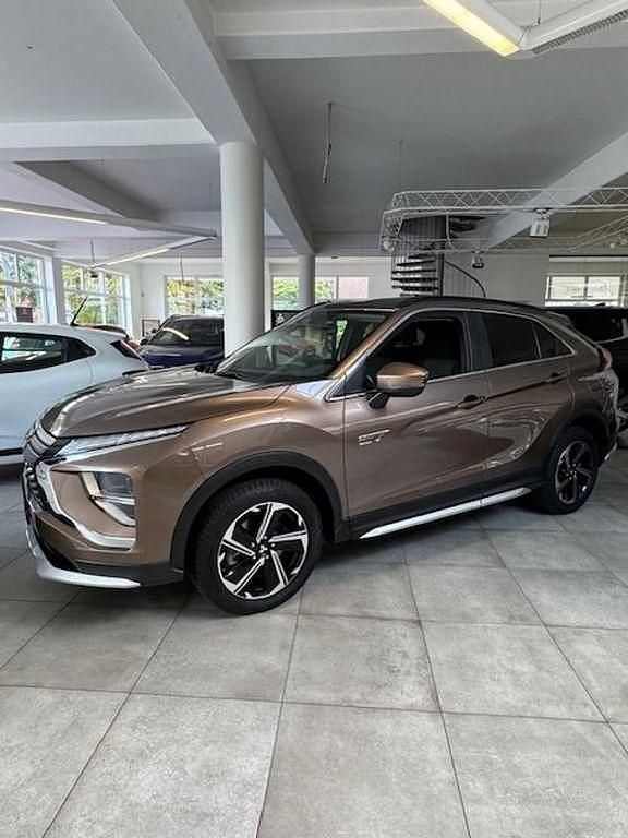 Braun Gebraucht 2022 Mitsubishi Eclipse Cross Basis SUV | 19.990 € (Superpreis) - Bild 1/4