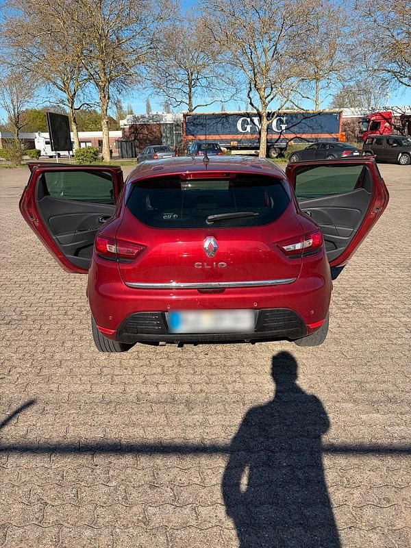 Gebraucht Renault Clio IV 90 PS (66 kW) 2017 Rot Limousine