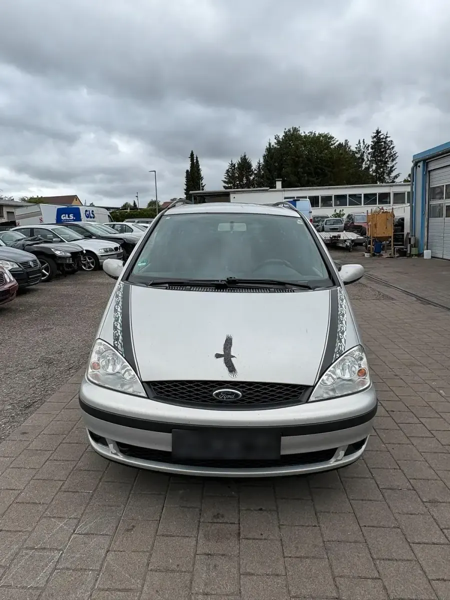 Gebraucht Ford Galaxy 116 PS (85 kW) 2003 Silber Van / Kleinbus