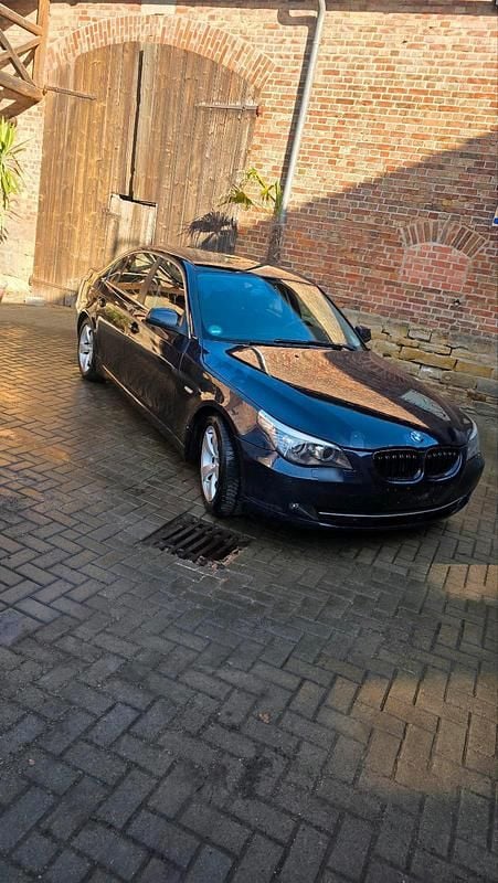 Gebraucht BMW 523 190 PS (139 kW) 2010 Blau Limousine