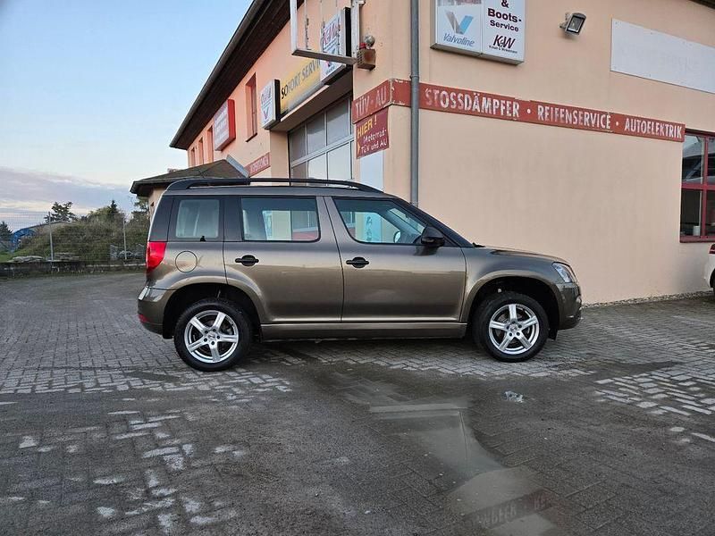 Gebraucht Skoda Yeti Active 105 PS (77 kW) 2014 Braun SUV
