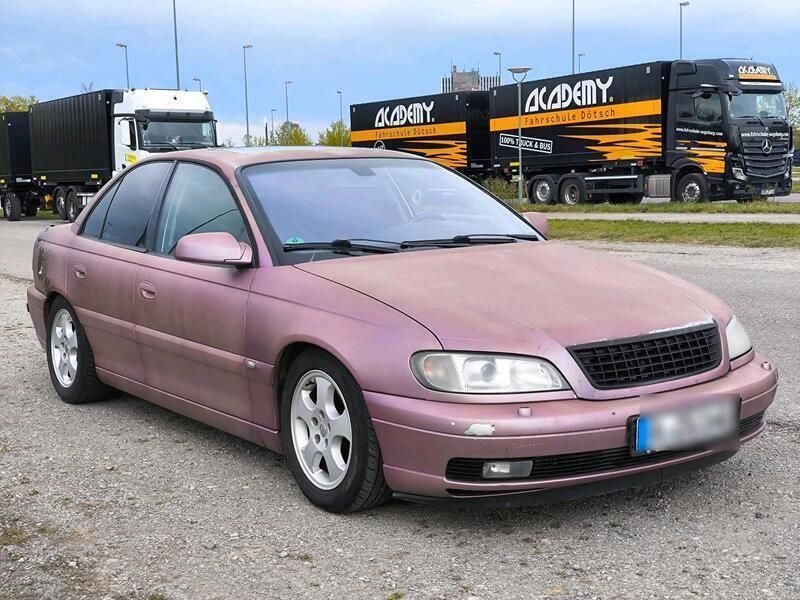 Silber Gebraucht 2001 Opel Omega Limousine | 1.200 € - Bild 1/4