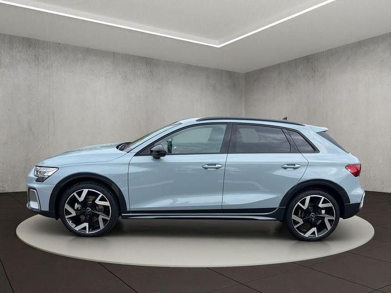 Gebraucht Audi A3 Sport 150 PS (110 kW) 2024 Grau Kleinwagen