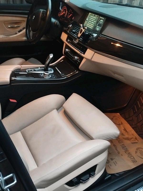 Gebraucht BMW 525 218 PS (160 kW) 2012 Grau Kombi