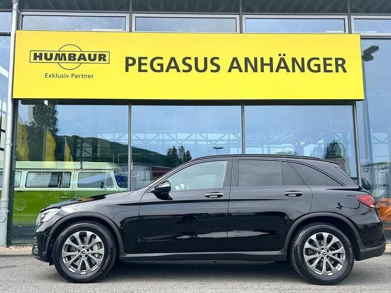 Schwarz Gebraucht 2019 Mercedes GLC400d SUV | 47.999 € (Teuer) - Bild 1/4