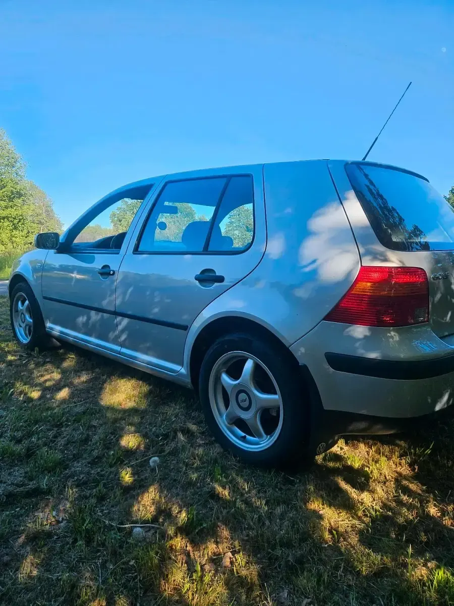 Gebraucht VW Golf IV 105 PS (77 kW) 2000 Silber Kleinwagen