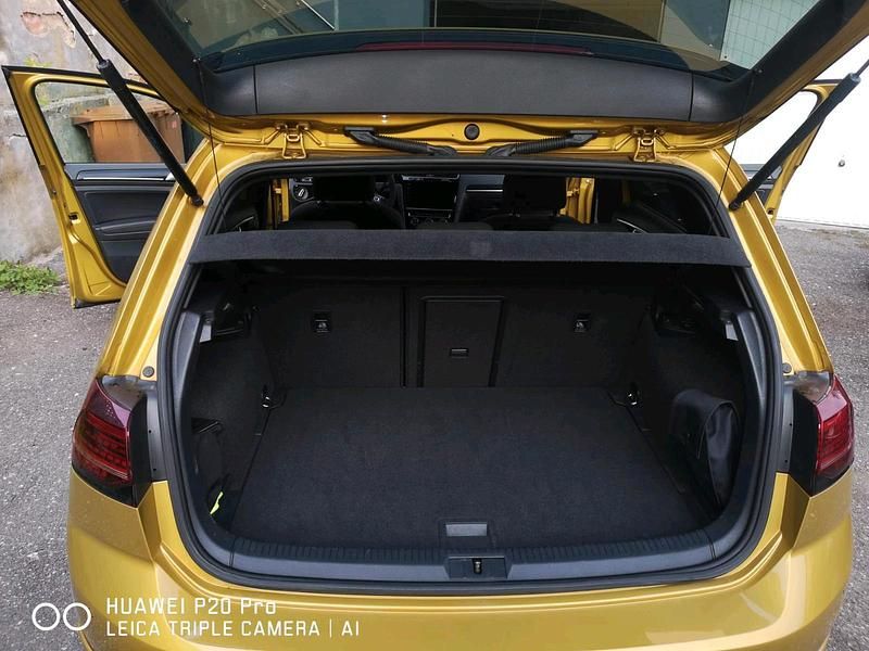 Gebraucht VW Golf VII R 310 PS (228 kW) 2017 Gold Limousine