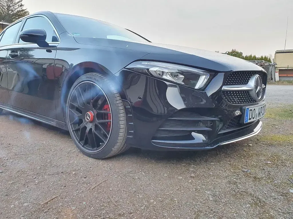 Gebraucht Mercedes A200 AMG line 163 PS (119 kW) 2018 Schwarz Limousine