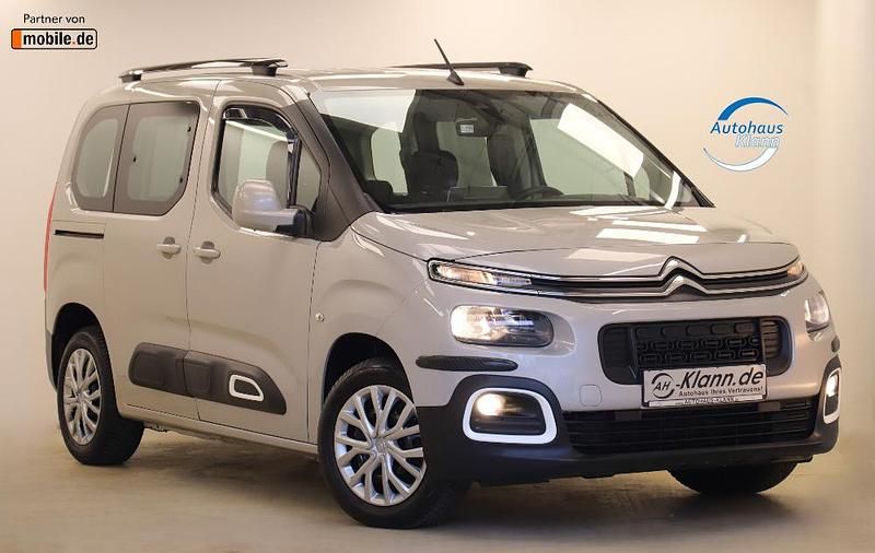 Grau Gebraucht 2019 Citroën Berlingo Live Van / Kleinbus | 15.999 € - Bild 1/4