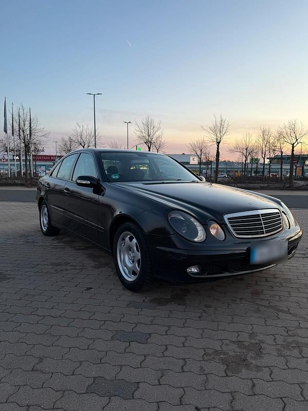 Gebraucht Mercedes E200 122 PS (89 kW) 2005 Schwarz Limousine