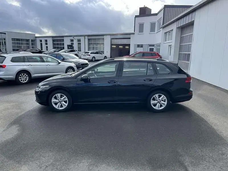 Gebraucht VW Golf VIII Life 150 PS (110 kW) 2022 Schwarz Kombi