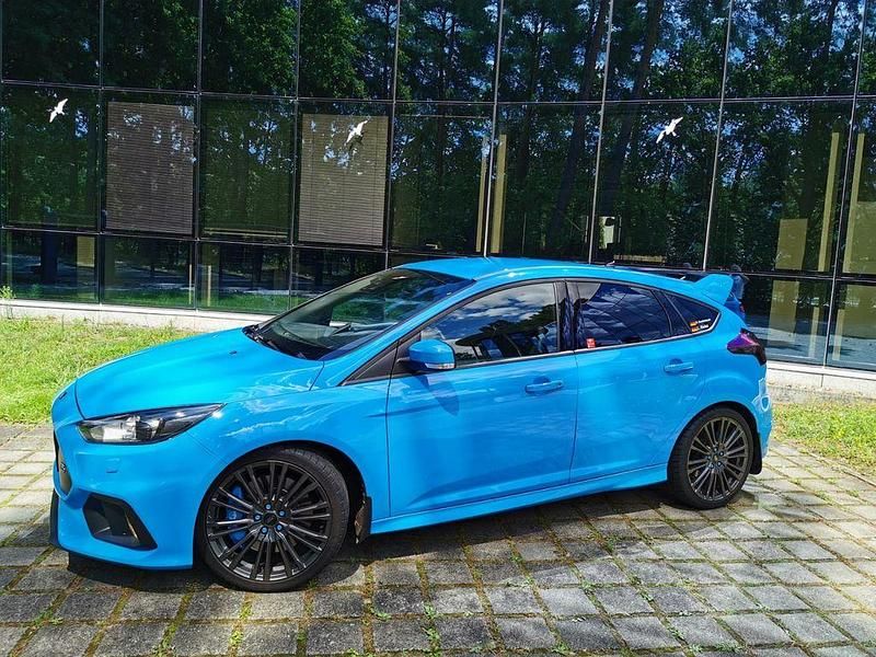 Blau Gebraucht 2016 Ford Focus RS Limousine | 24.500 € - Bild 1/4