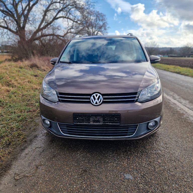 Gebraucht VW Touran 140 PS (102 kW) 2011 Braun Van / Kleinbus