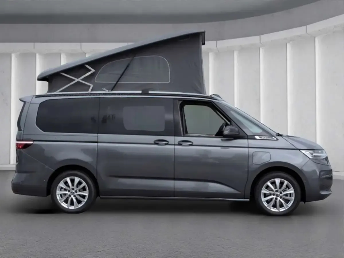 Gebraucht VW T7 Beach 245 PS (180 kW) 2025 Indiumgrau metallic Van
