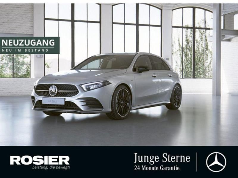 Weiss / digitalweiss (metallic) Gebraucht 2021 Mercedes 200 AMG Coupé | 27.435 € (Fairer Preis) - Bild 1/4
