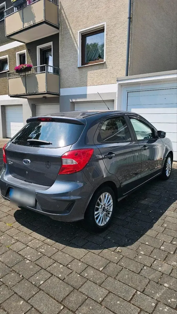 Gebraucht Ford Ka Plus 86 PS (63 kW) 2019 Grau Kleinwagen