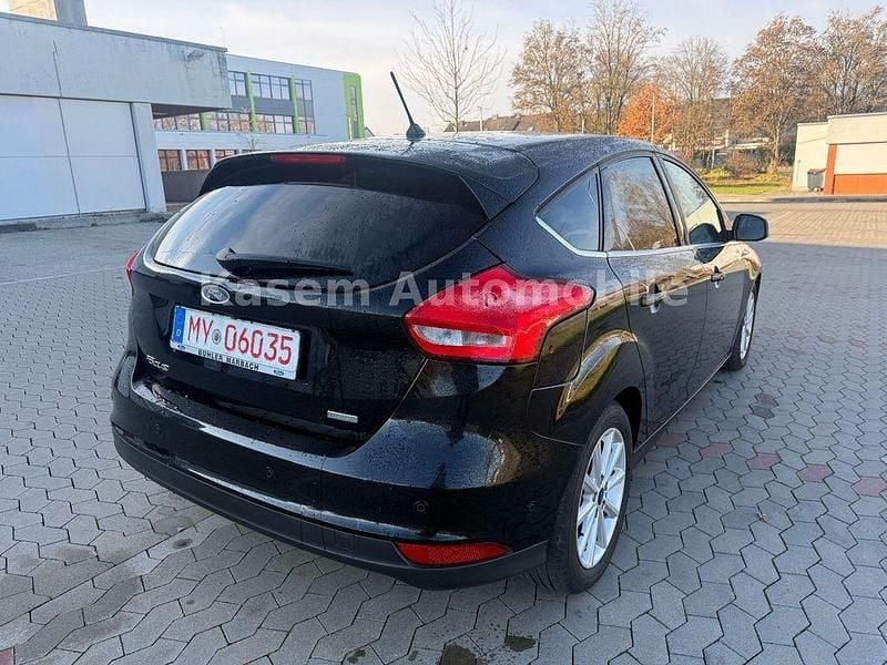 Gebraucht Ford Focus Titanium 125 PS (91 kW) 2017 Schwarz Limousine