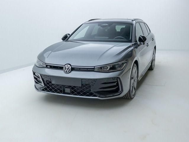 Gebraucht VW Passat R-line 150 PS (110 kW) 2024 Diabasgrau metallic grenadills Kombi