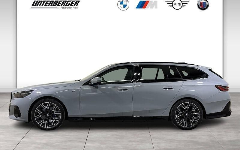 Gebraucht BMW 540 Comfort Edition 303 PS (222 kW) 2025 Grau Kombi