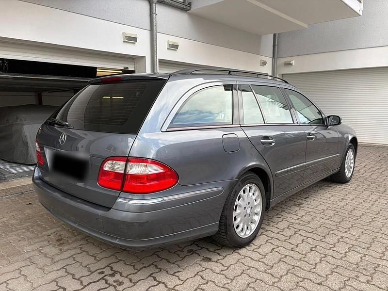 Gebraucht Mercedes E280 190 PS (139 kW) 2006 Grau Kombi